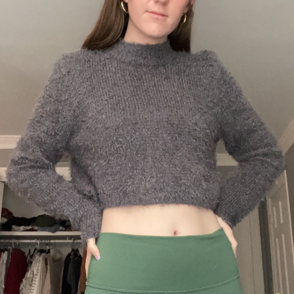 cropped sweater top